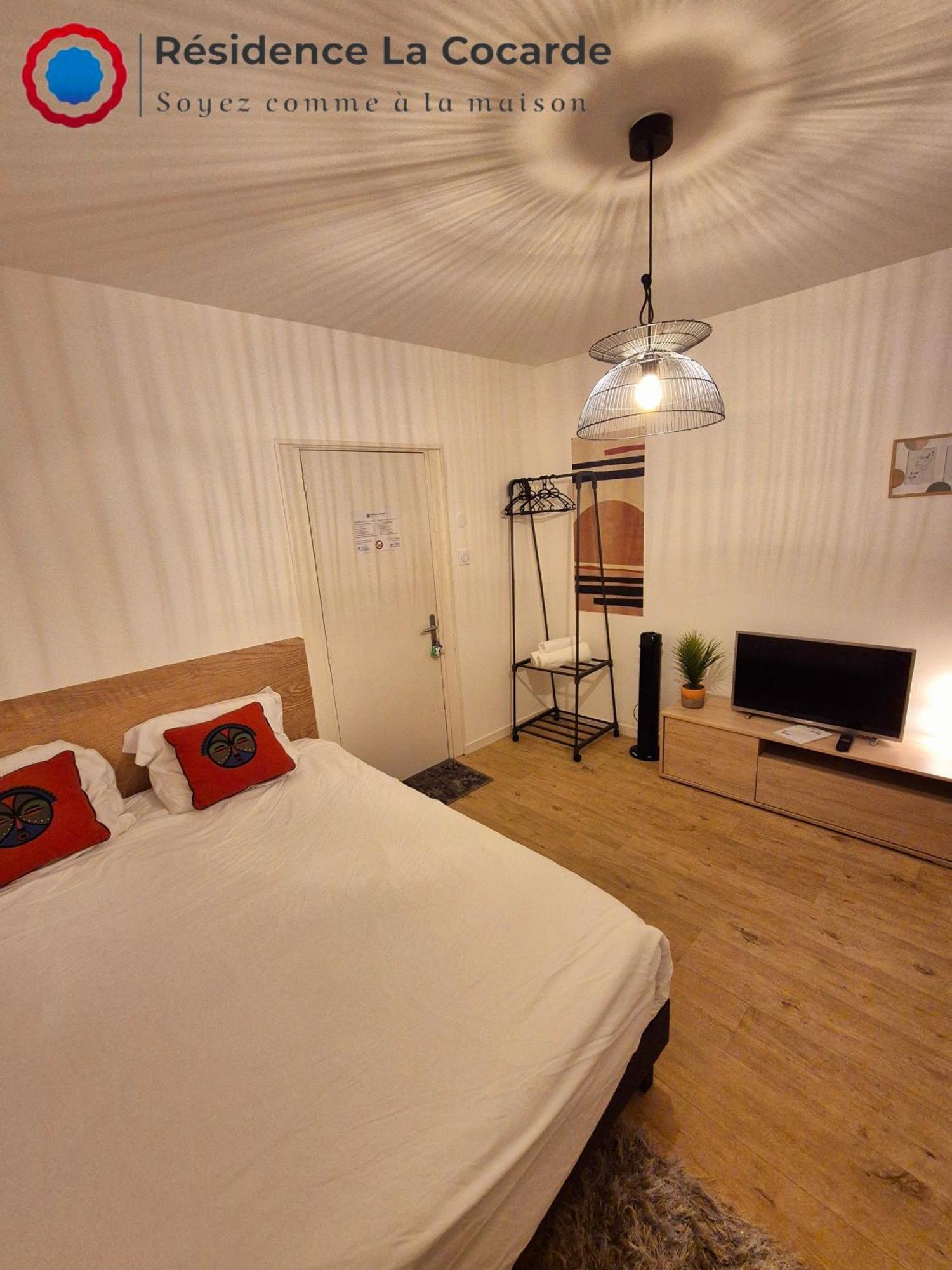 Residence La Cocarde, Suites Type Appartements Bourges Luaran gambar